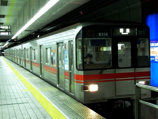 6114(桜山駅)