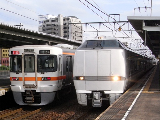 313系/683系しらさぎ(名古屋駅)